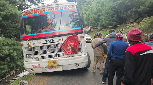 Bus Rescue on Gangotri Highway