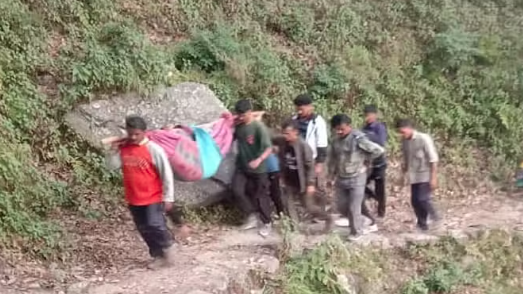 Villagers in Uttarakhand Forced to Carry Patient on Pole for 15 km Due to Road and Healthcare Deficiencies