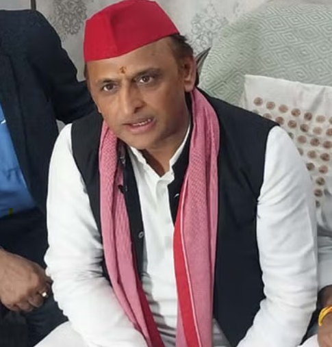 Akhilesh Yadav to Immerse Uncle’s Ashes in Haridwar