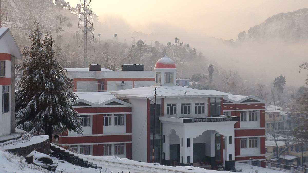 Sunshine Brings Relief Post Snowfall in Uttarakhand