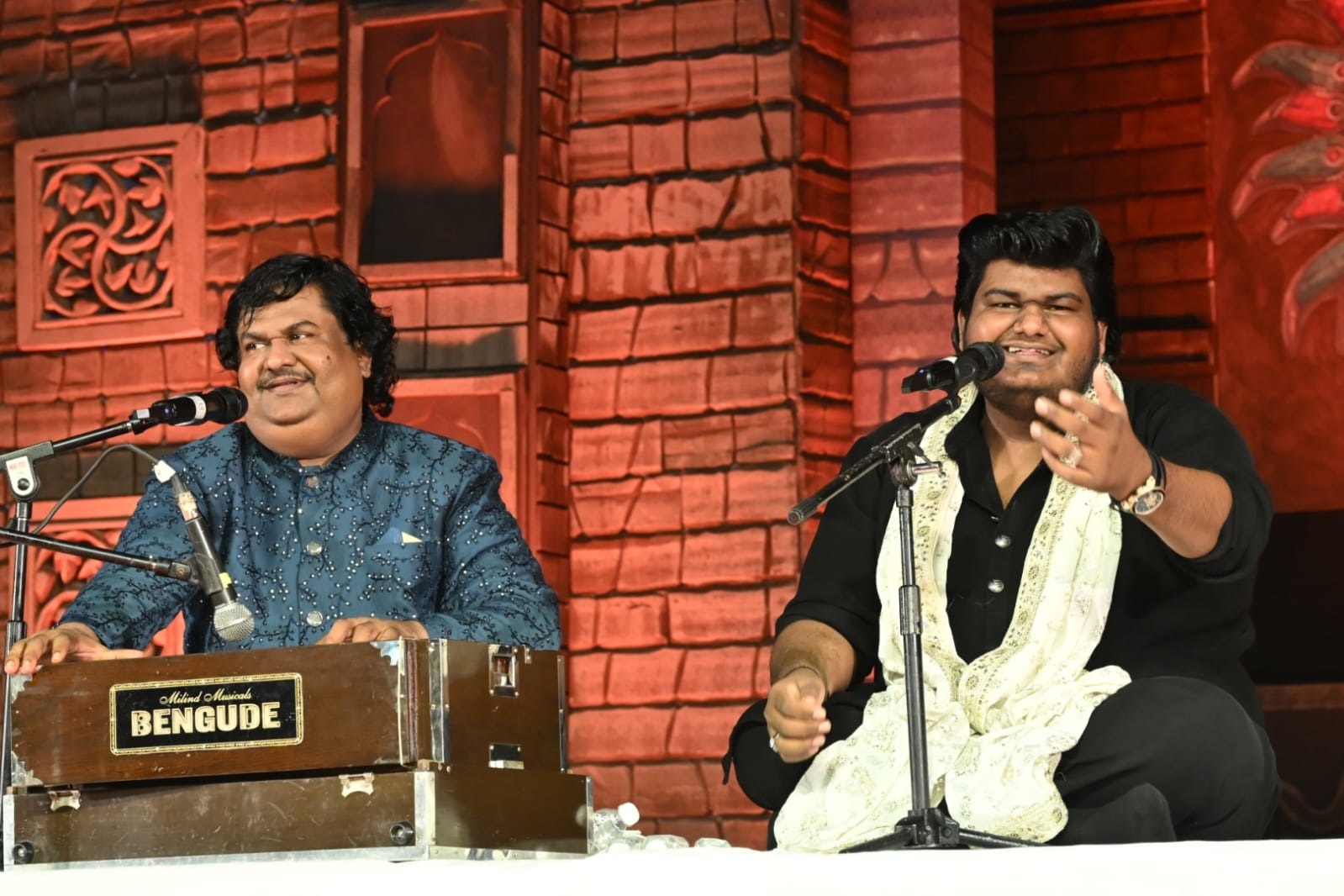 Magical performance by maestro Usman Mir enthralled the audience at Virasat