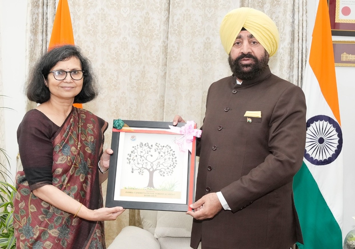 IGNFA Director meets Gov at Raj Bhavan