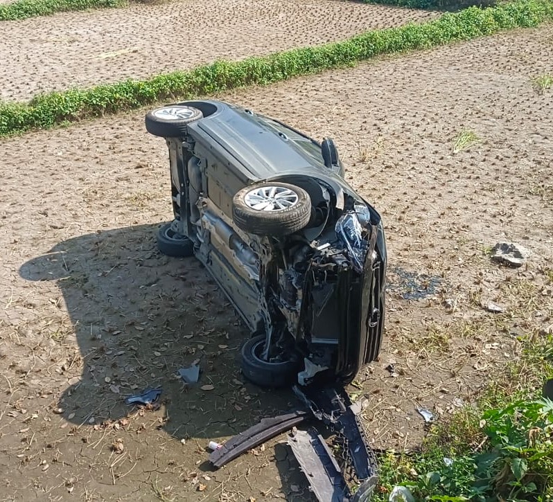 Speeding car hits bike on Thano road, one dead