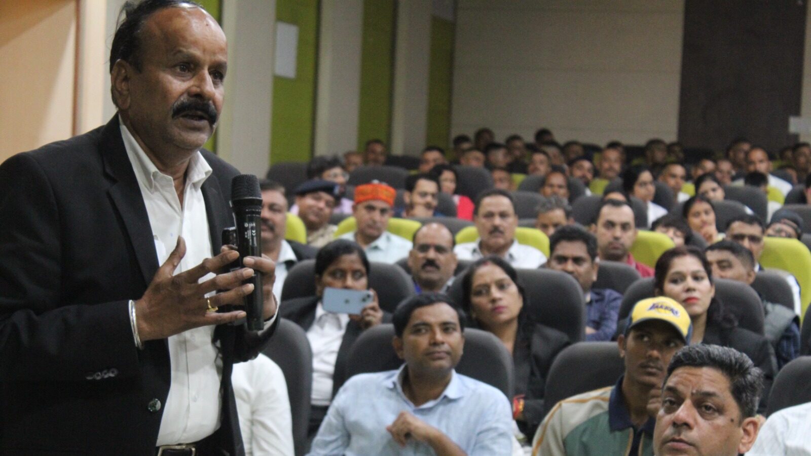 Seminar in Dehradun Police Lines Highlights Awareness on New Criminal Laws