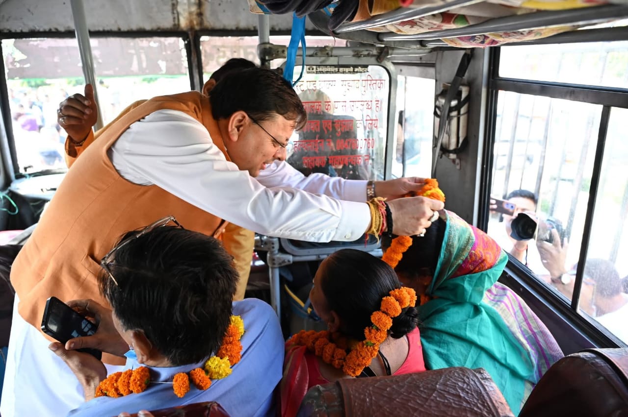 Chief Minister Pushkar Singh Dhami Flags Off Pilgrim Group to Gangotri Dham