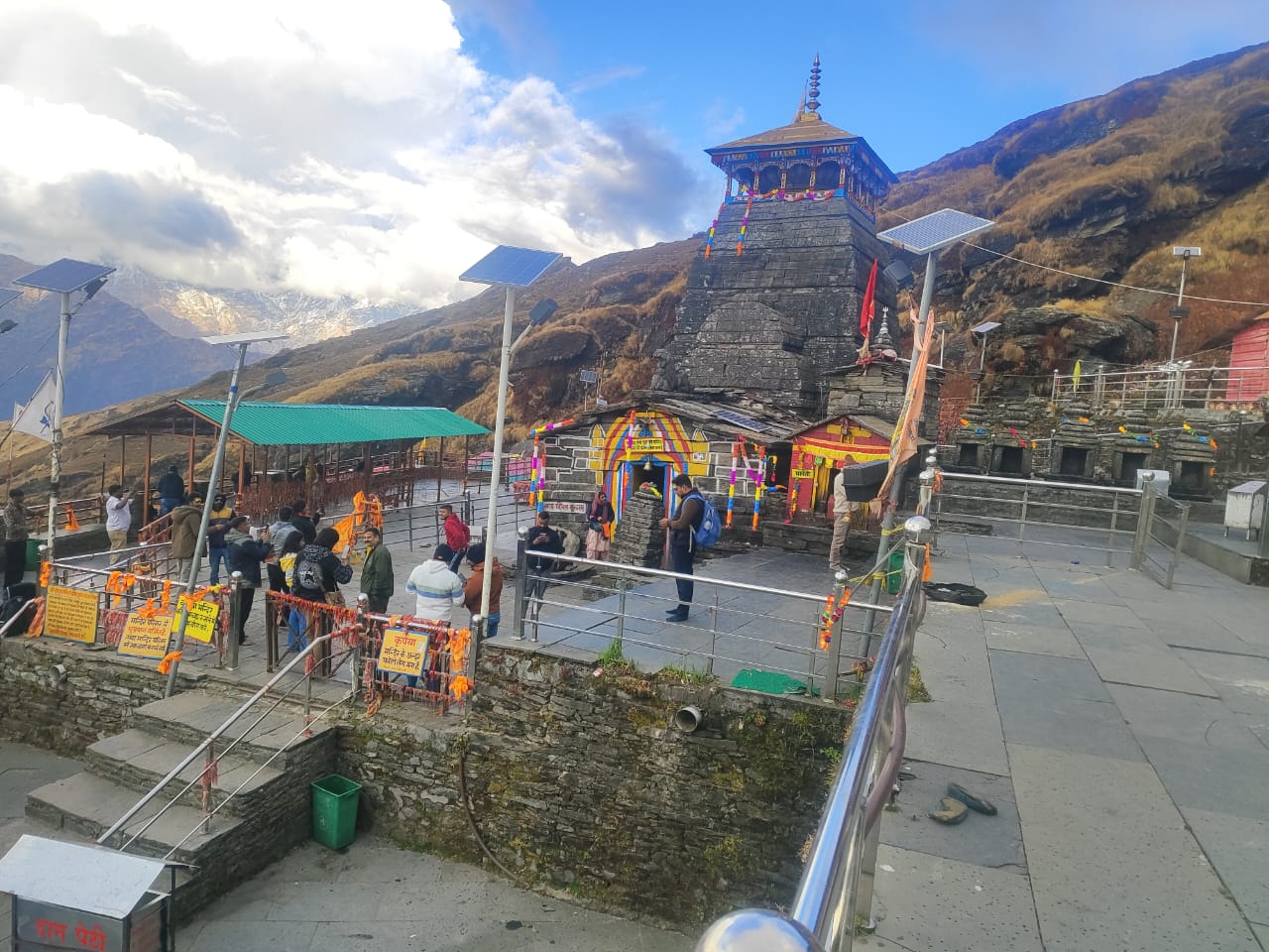 Tungnath’s Winter Doli Reaches Makkumath Amid Devotional Chants