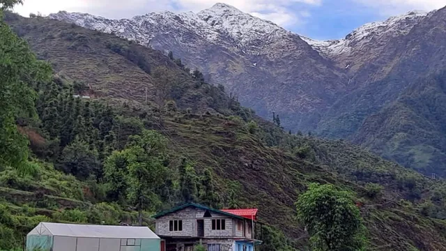Bageshwar Sees Rare Snowfall on Last Day of May, Climate Change Concerns Grow
