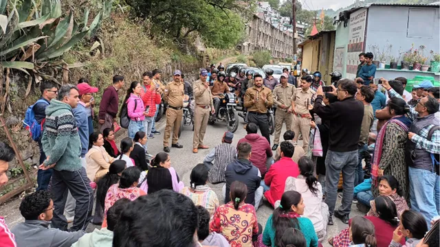 nainital-boulder-scare-protest-erupts-in-krishnapur-over-administrative-delay