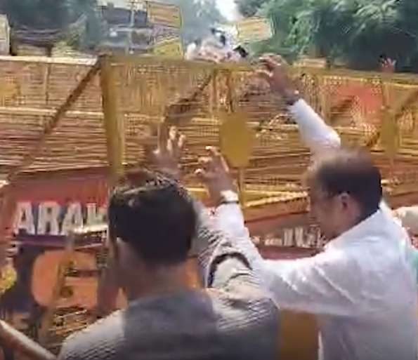 dehradun-village-heads-break-barricades-during-secretariat-march-over-10-demands